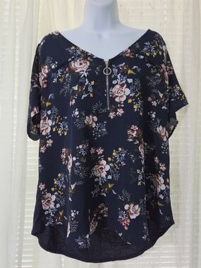Tempted Hearts Floral Zip-Front Women's Top in Navy